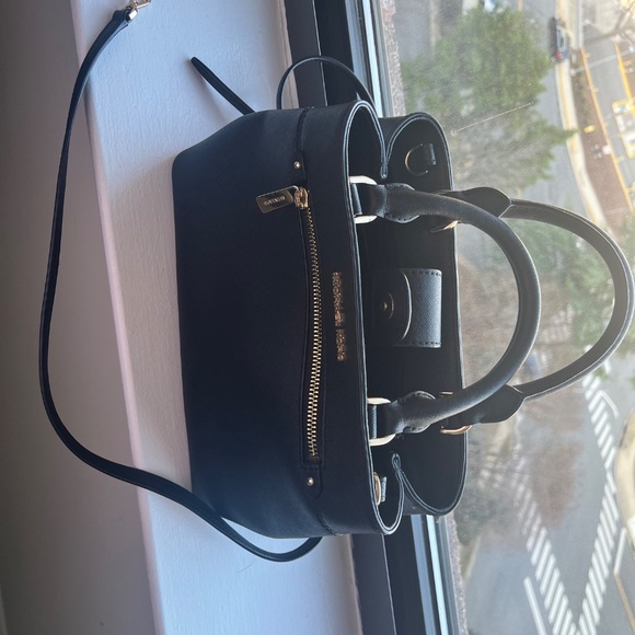 Michael Kors Hailee satchel small in black - Picture 6 of 6